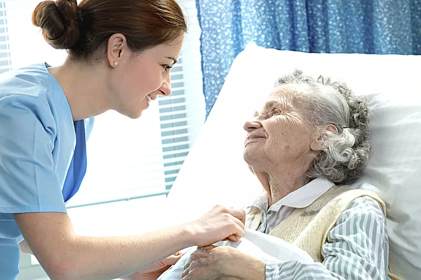 Подбор сиделки по уходу за больным деменцией